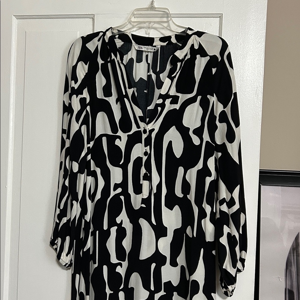 ZARA • Beautiful Abstract Design Black & White Patterned Midi Dress - Picture 11 of 16